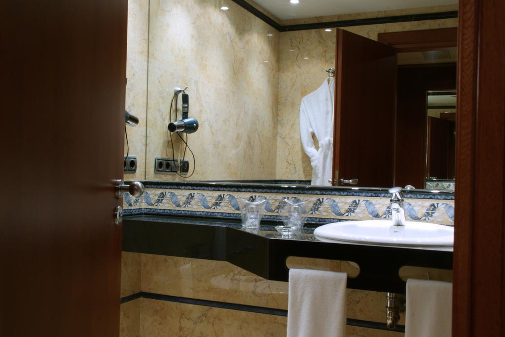 Hotel Amadeus Valladolid Luaran gambar